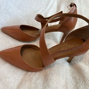 Beautiful Calvin Klein tan 3” heeled shoes